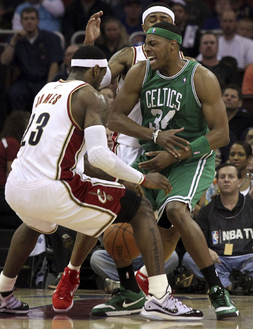 足球西甲主帅临场调整收获成效（西甲主帅临场变阵奏效）