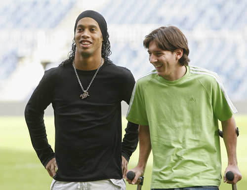 喜讯！宿茂臻将在12月9日拍板决定大牌名帅二进宫来鲁能执教，王大雷带头欢迎他入队（重磅喜讯：宿茂臻将于12月9日定案邀大牌名帅回归执教鲁能，王大雷率先欢迎）