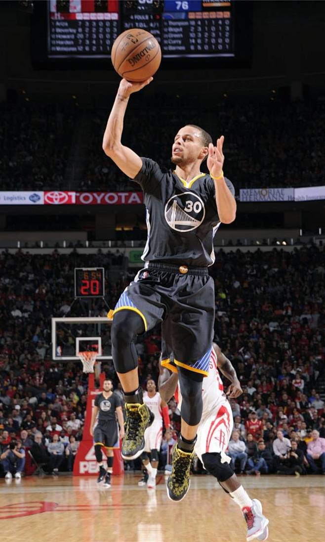 云南vs西海岸：4外援PK5外援，侯永永首发，王晗懿生涯首秀（云南对决西海岸：4外援硬碰5外援，侯永永首发，王晗懿生涯首秀）