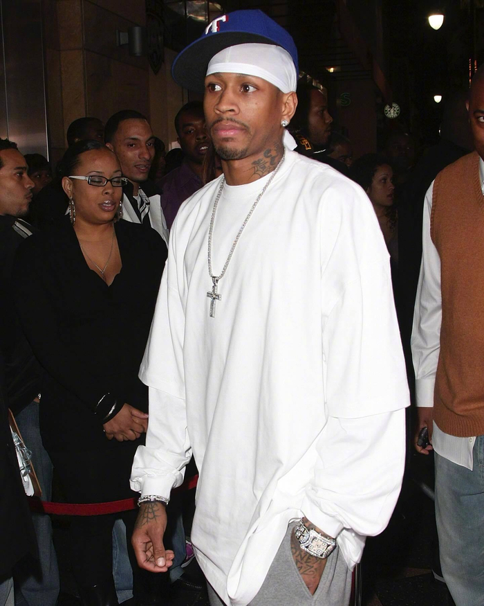 和田宇宙地毯队夺得2025新疆阿图什杯冠军，冠军奖金100万元（和田宇宙地毯队加冕2025新疆阿图什杯，揽获100万元冠军奖金）