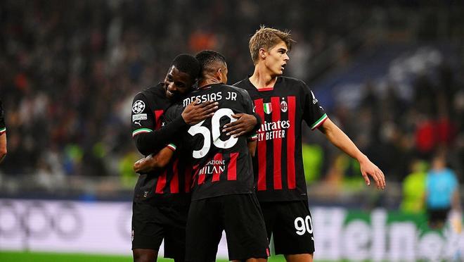 申京小腿受伤，圣诞大战对阵湖人出战存疑（申京小腿伤势，圣诞战湖人能否登场成疑）