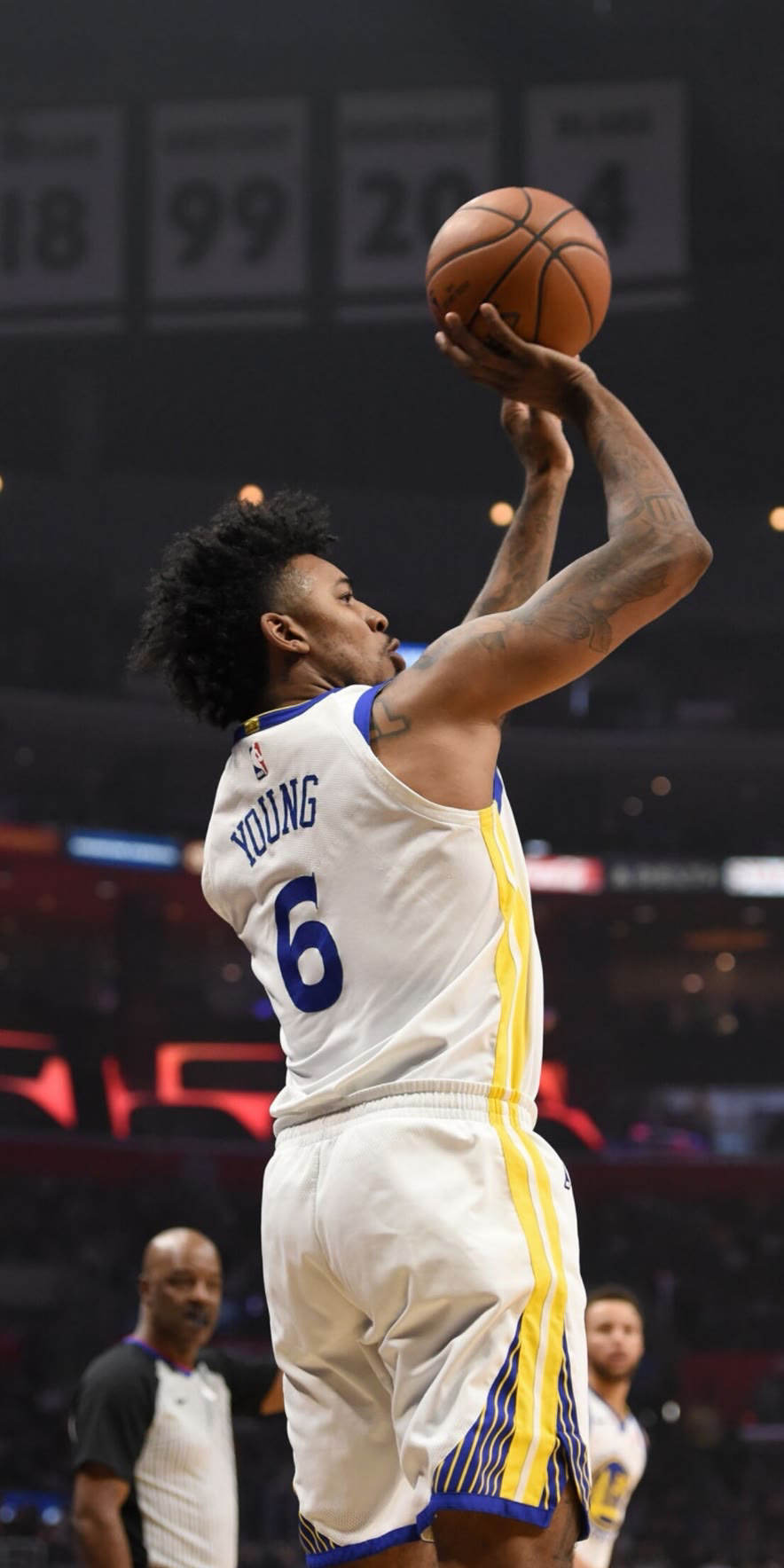 狄龙：每个人都说雷霆身体对抗最激烈，但他们的犯规数却最少（狄龙质疑：雷霆被誉为对抗最强，为何犯规却最少？）