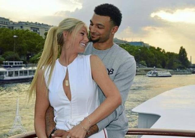 詹杜迎第44次交手！詹姆斯常规赛19胜10负季后赛5胜9负（詹杜即将迎来第44次对决：詹姆斯常规赛19胜10负，季后赛5胜9负）