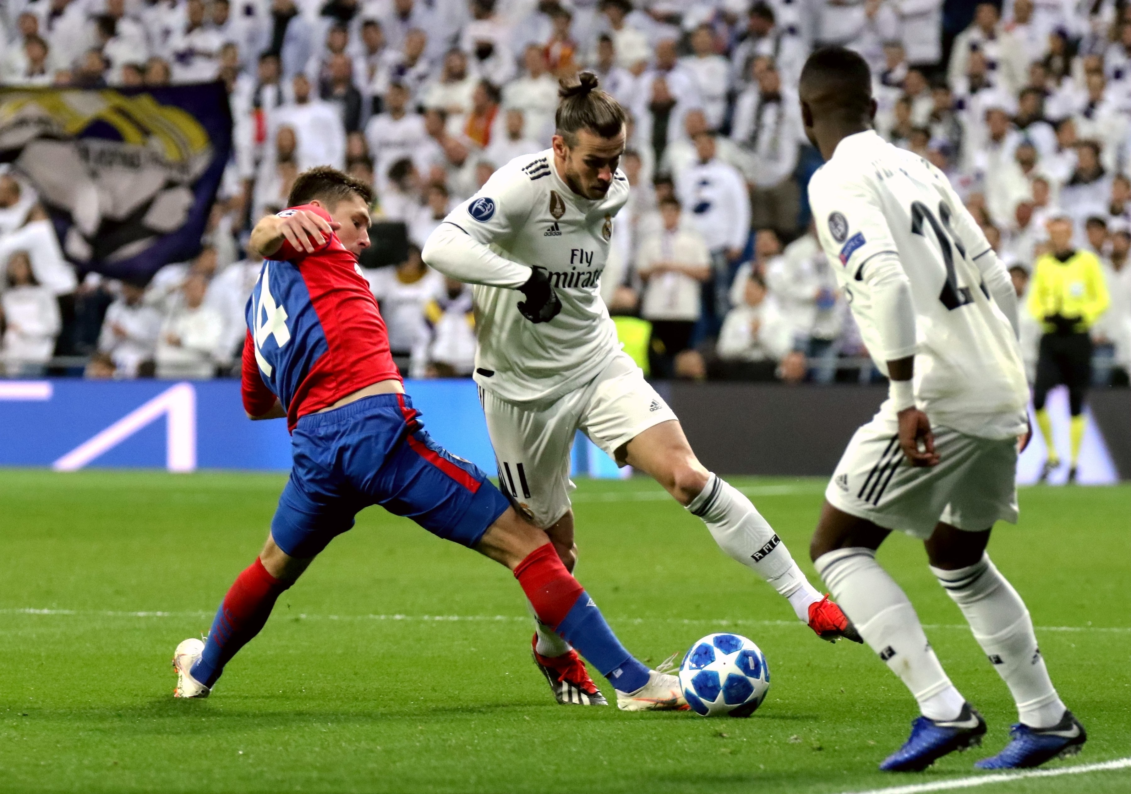 世欧预战报：奥亚萨瓦尔救主，西班牙2-2土耳其不败晋级（世预欧区战报：奥亚萨瓦尔绝平救主，西班牙2-2土耳其不败出线）