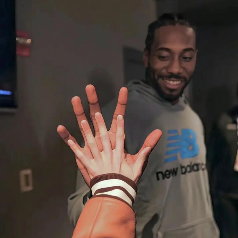 铜梁融媒：U16国足已抵达重庆备战，全力冲刺U17亚洲杯预选赛（铜梁融媒：U16国足抵渝集结备训，剑指U17亚洲杯预选赛）