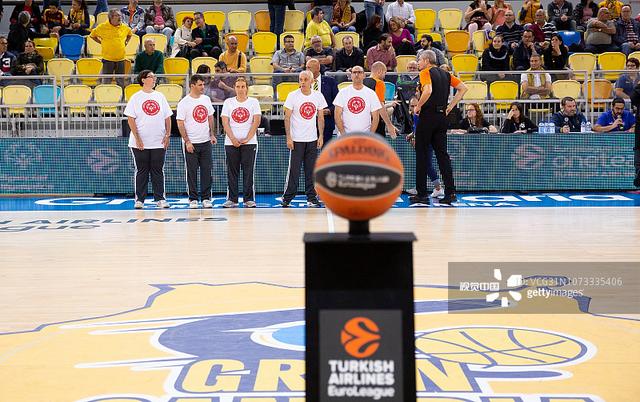 广岛主帅：申花在身体和速度方面很出色，J联赛球队技术细腻（广岛主帅赞申花身体与速度出众，称J联赛以细腻技术见长）