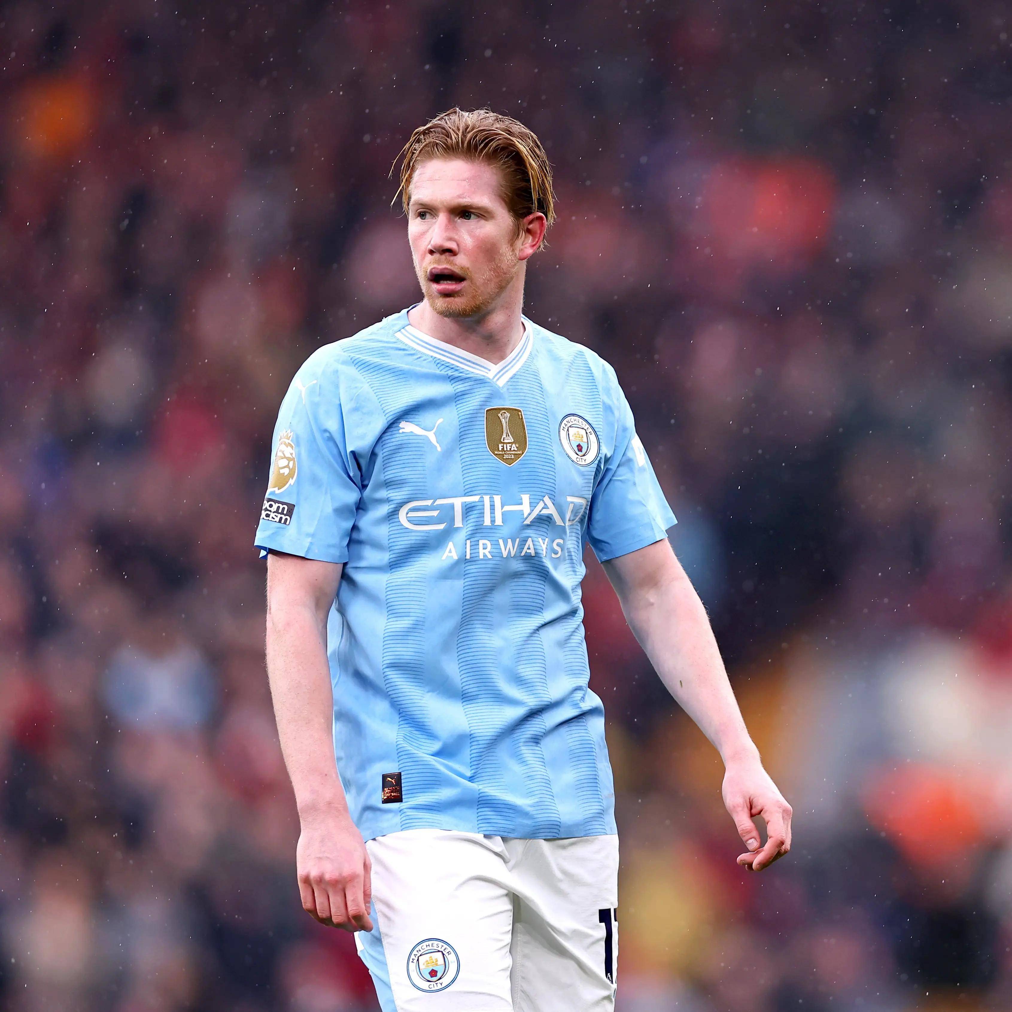 中超赛场争议判罚：VAR引发讨论,（中超判罚惹争议：VAR成焦点）