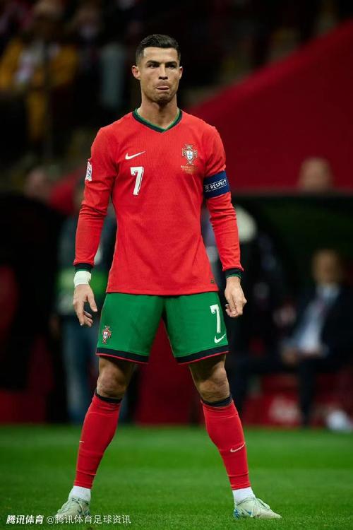 姆本扎：我和铁人签了两年合同，下赛季在中超继续为铁人效力（姆本扎：已与铁人签两年合同，下赛季将继续在中超为铁人征战）