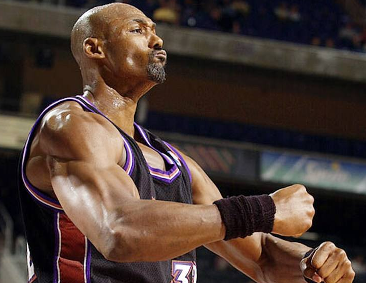 英超第14轮： 范戴克失误致丢球维尔茨造乌龙 利物浦1-1桑德兰（英超第14轮：范戴克失误送礼、维尔茨逼出乌龙，利物浦1-1战平桑德兰）