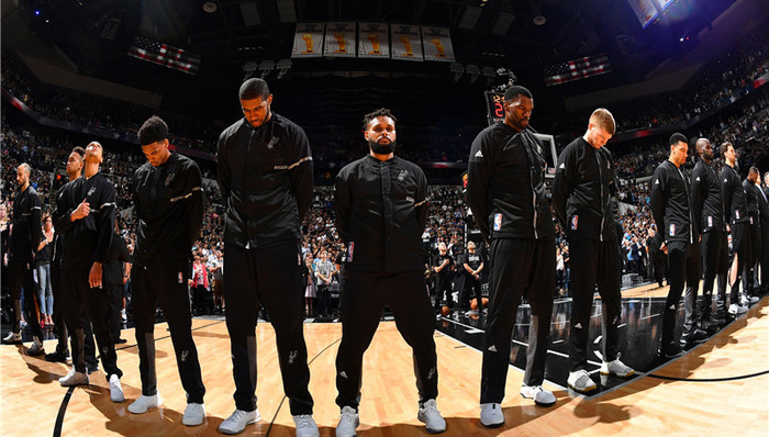 NBA最佳阵容公布：湖人球员上榜,（NBA年度最佳阵容揭晓：湖人球员入选）