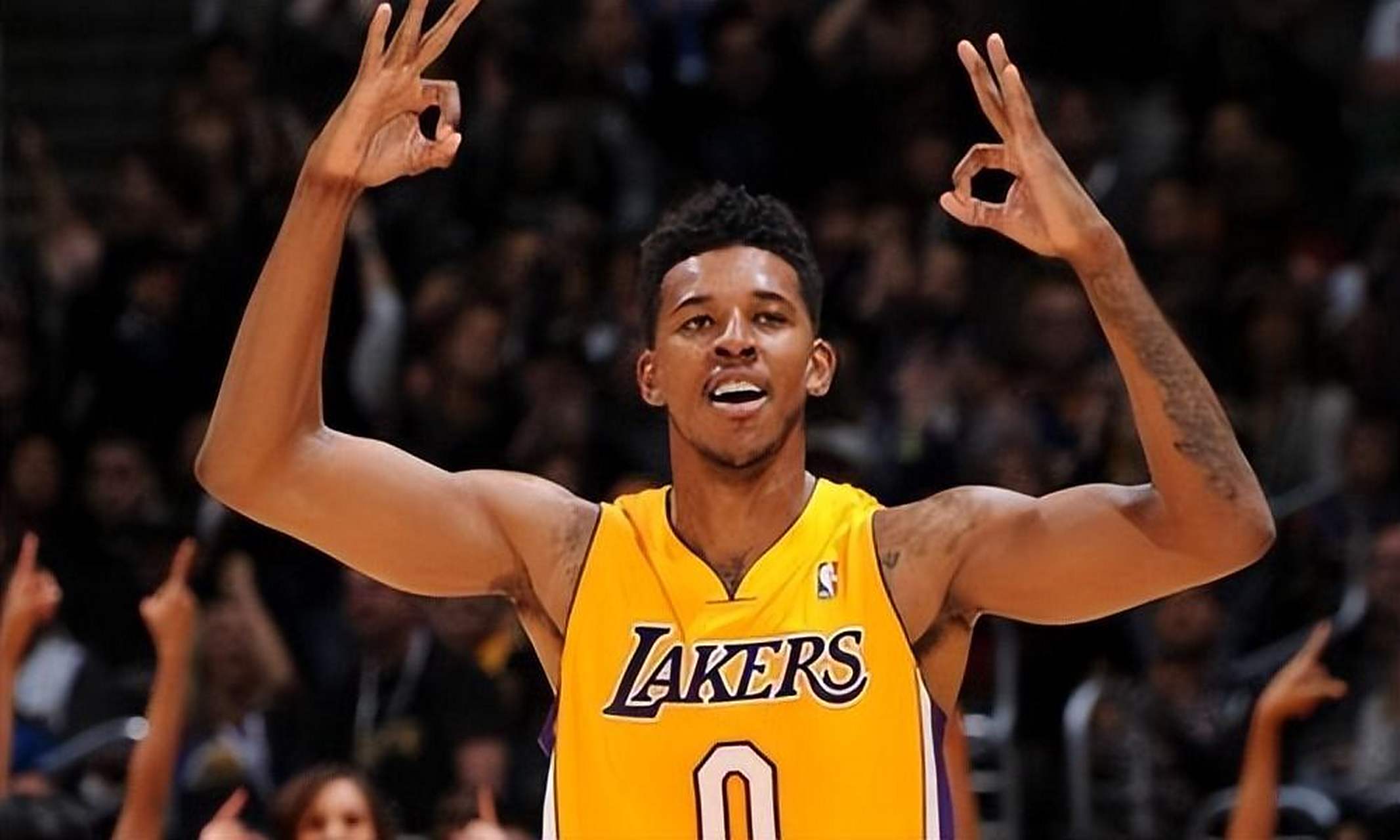 西甲16轮比赛精彩纷呈，多队争夺保级名额，各队表现起伏，悬念迭起。（西甲第16轮看点十足：保级混战升级，球队状态起伏，悬念丛生）