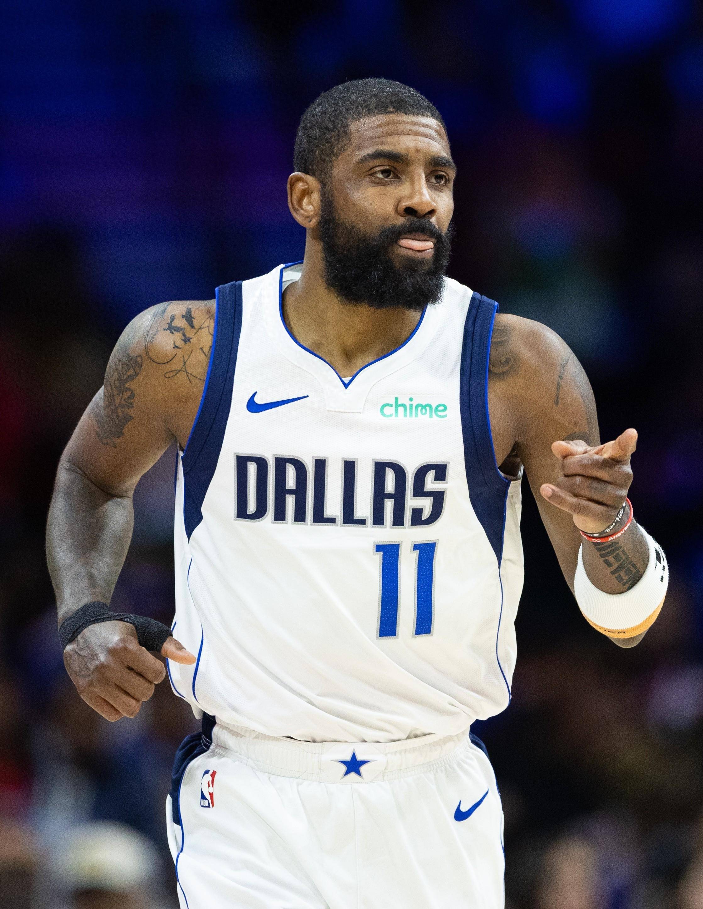 德里克·怀特：球场上的天生赢家，赢球路上的坚定战士（德里克·怀特：球场天生胜者，胜利之路的坚毅斗士）