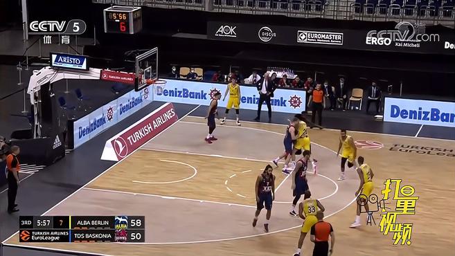 范德萨观战曼联4-1狼队，获官方俏皮回应（范德萨现身见证曼联4-1狼队，官方幽默回应）