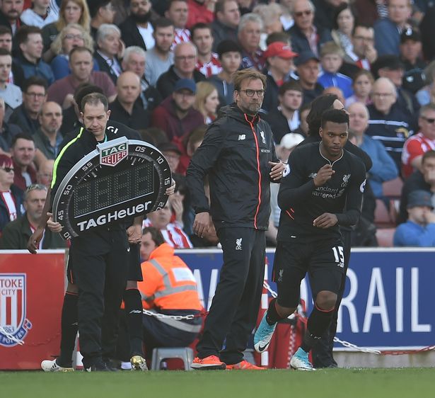 意杯半场：埃斯波西托、图拉姆远射建功，国米暂3-0威尼斯（意杯半场战报：埃斯波西托、图拉姆远射破门，国米暂以3-0领先威尼斯）