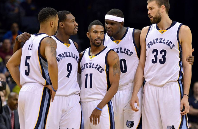 德甲最快10次帽子戏法排名：凯恩76场居首，盖德-穆勒161场（德甲10次帽子戏法达成速度榜：凯恩76场领跑，盖德-穆勒161场紧随其后）