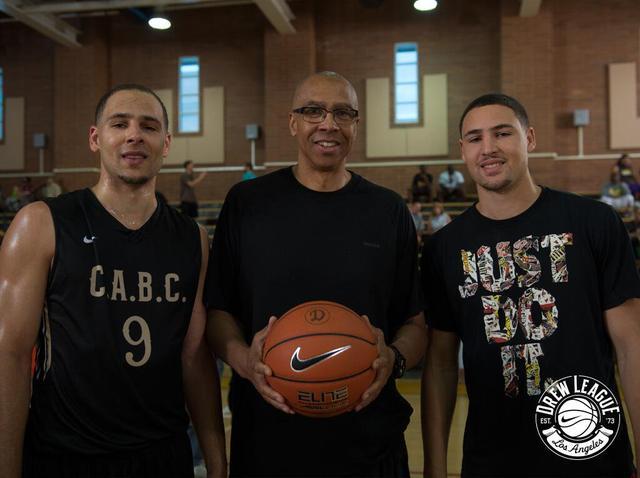 s1mple：黑豹出局了还得站着接受败方采访，太变态了（s1mple：黑豹淘汰后还被要求站着做败者采访，太离谱了）