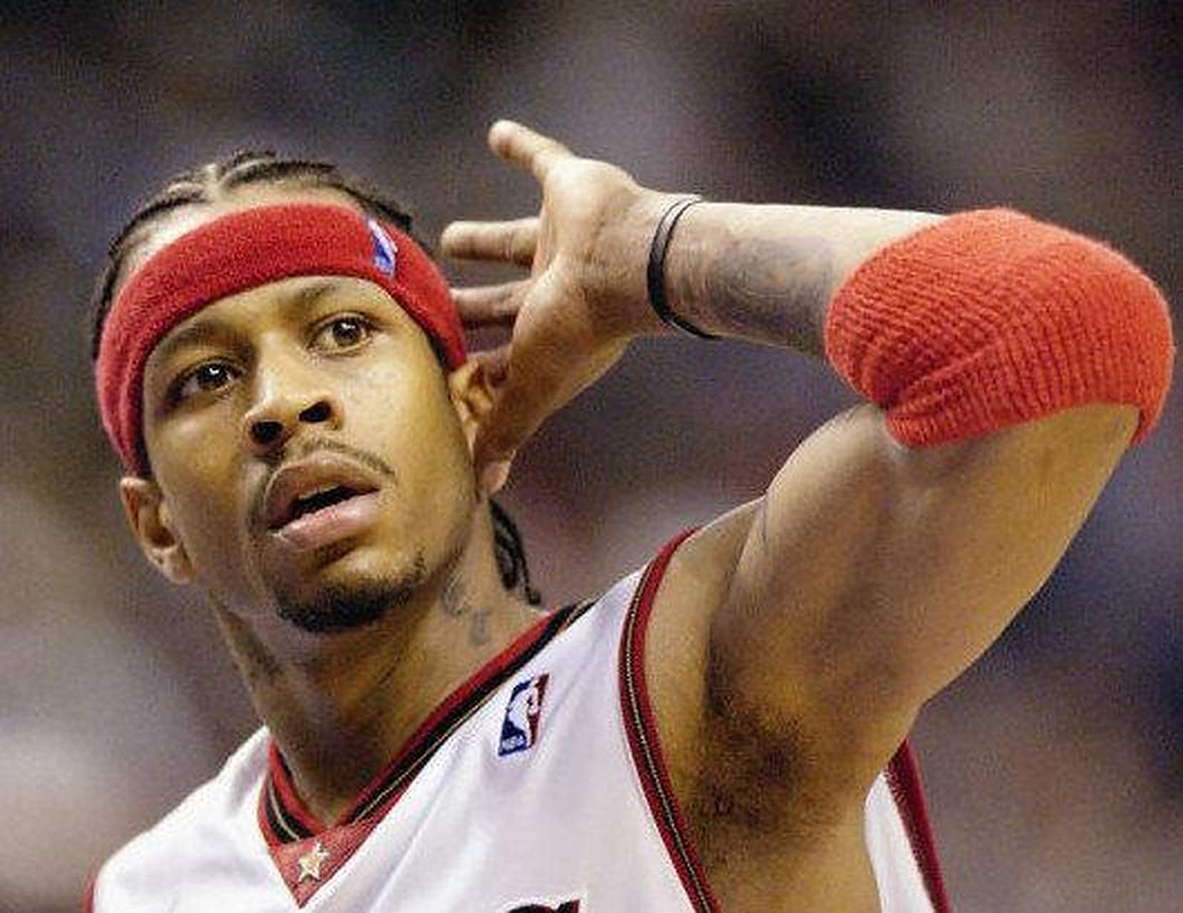 轻伤不下火线！记者：姆巴佩左手无名指骨折，但仍将出战曼城（记者：姆巴佩左手无名指骨折，仍将带伤出战曼城）