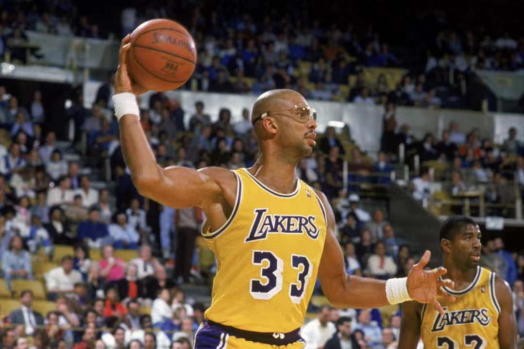 NBA战报：波特24分6板，雄鹿111-94轻取步行者（NBA快讯：波特砍下24分6篮板，雄鹿以111-94轻松击败步行者）