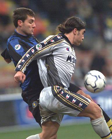 英格拉姆扛起进攻大旗，巴恩斯状态堪忧，猛龙次节净负21分（英格拉姆火力全开，巴恩斯低迷，猛龙次节惨输21分）